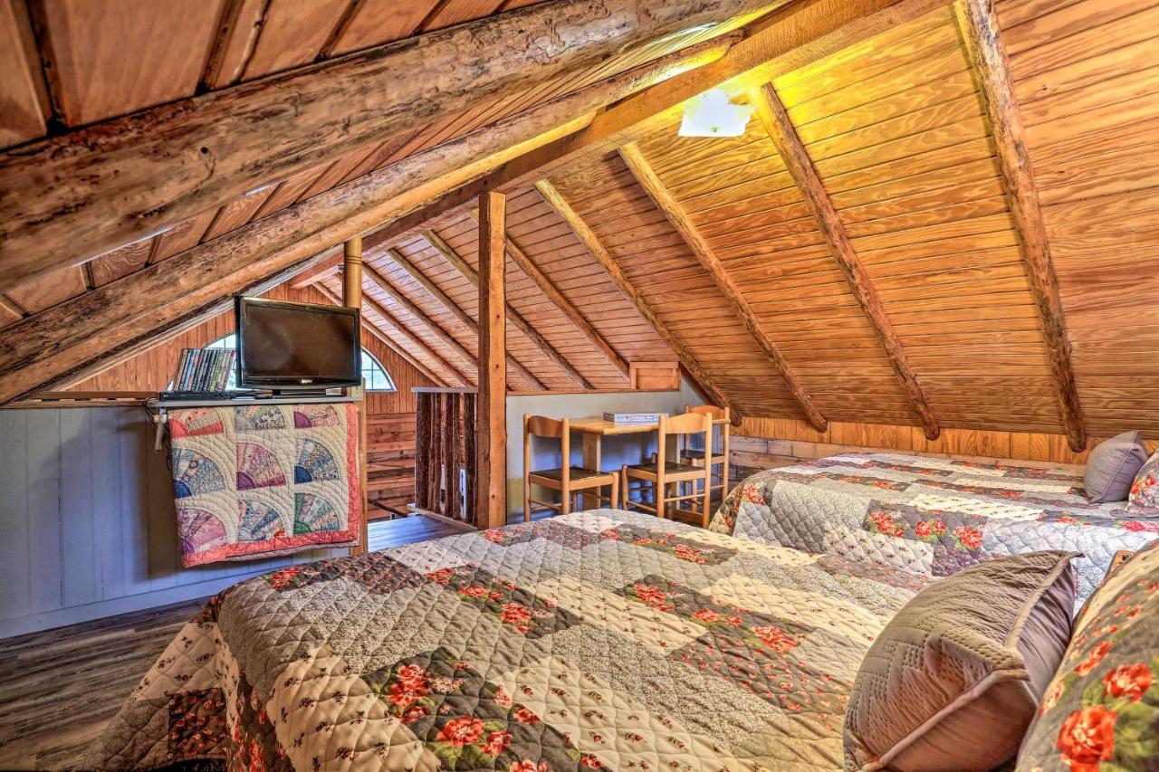 Broken Bow Log Cabin With Fire Pit, Pond, And Deck! Exteriör bild