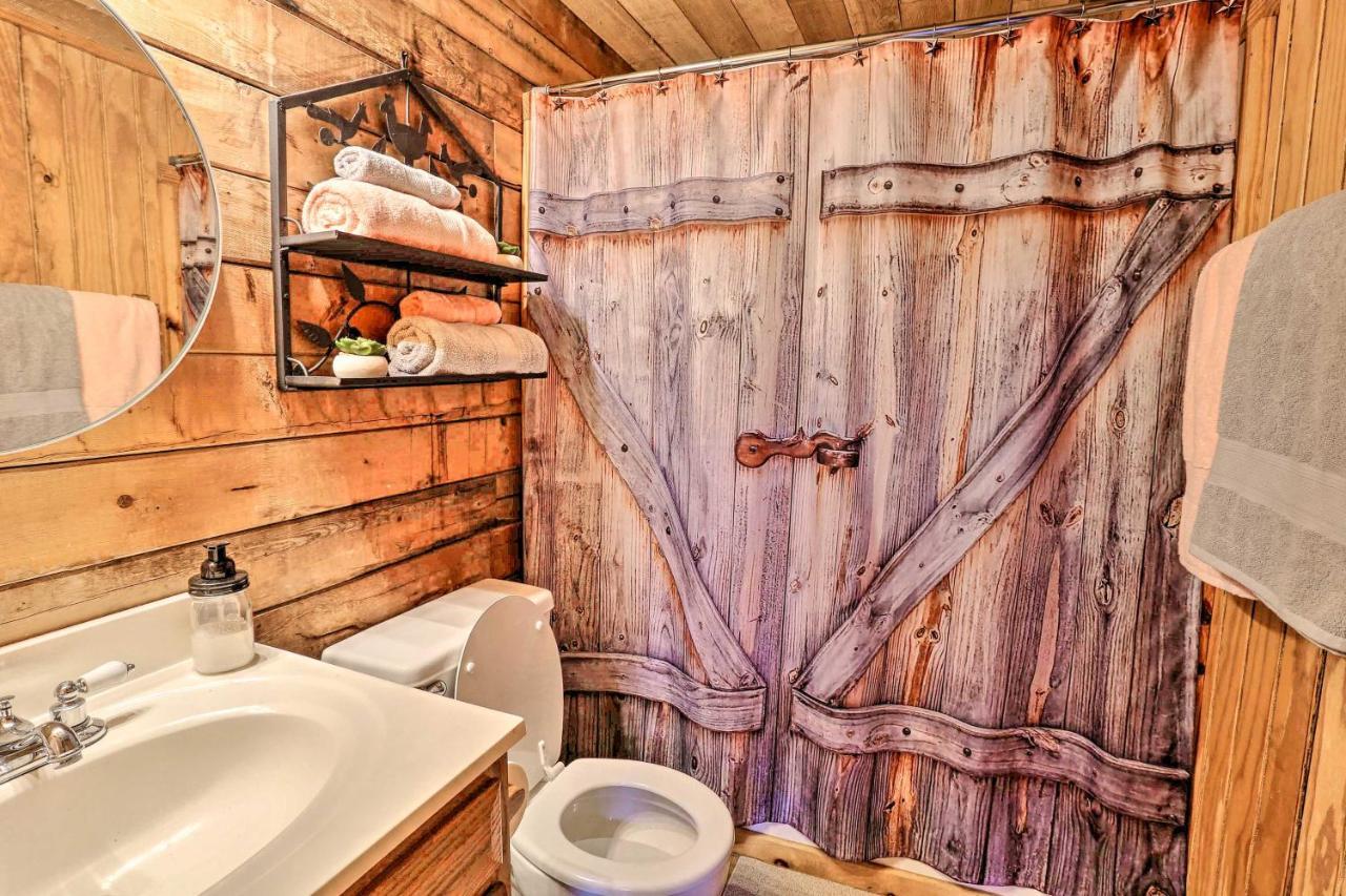 Broken Bow Log Cabin With Fire Pit, Pond, And Deck! Exteriör bild
